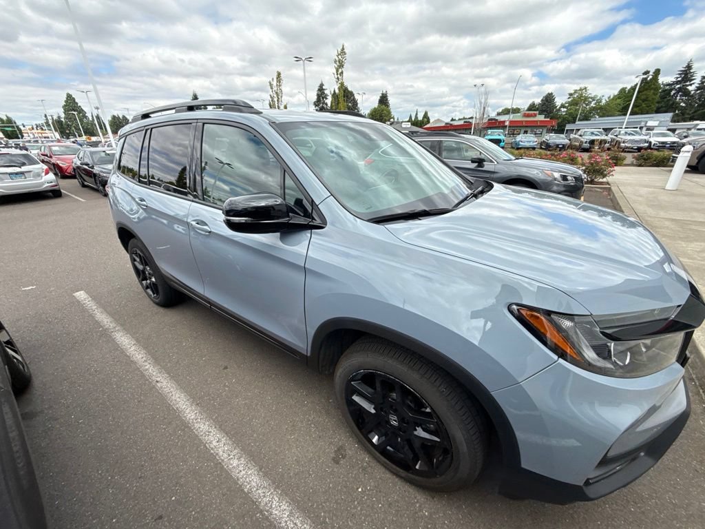 Used 2024 Honda Passport Black Edition image 3