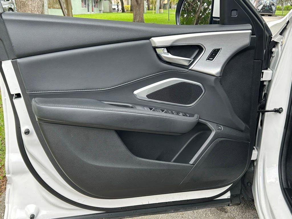 Used 2024 Acura RDX SH-AWD image 32