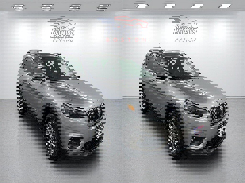 Used 2019 Jeep Cherokee Latitude Plus w/ Comfort/Convenience Group image 3