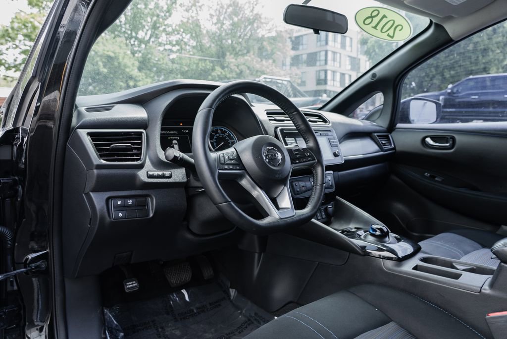 Used 2018 Nissan Leaf SV w/ SV All Weather Package FWD image 20