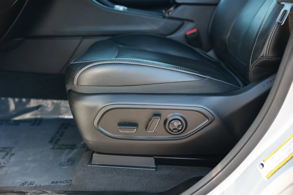 Used 2023 Jeep Grand Cherokee Overland RWD image 18