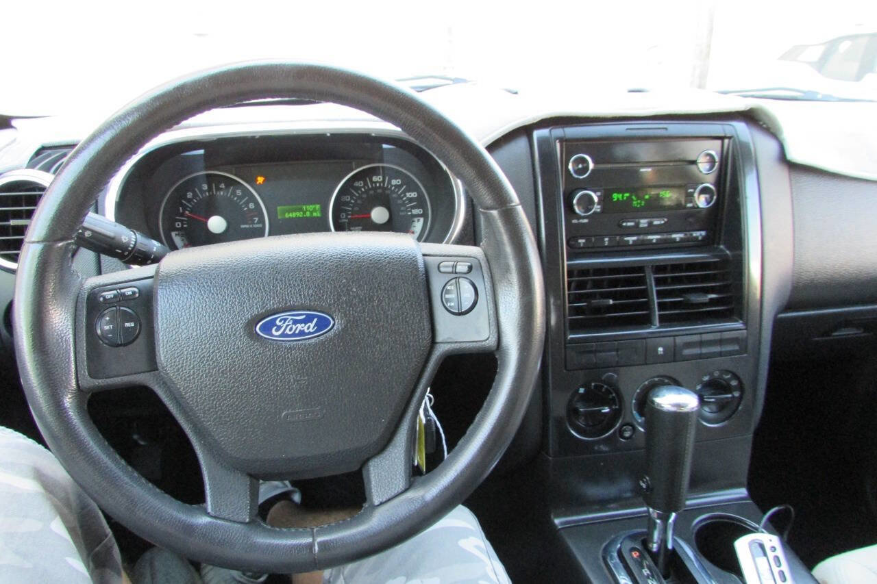 Used 2008 Ford Explorer XLT RWD image 32