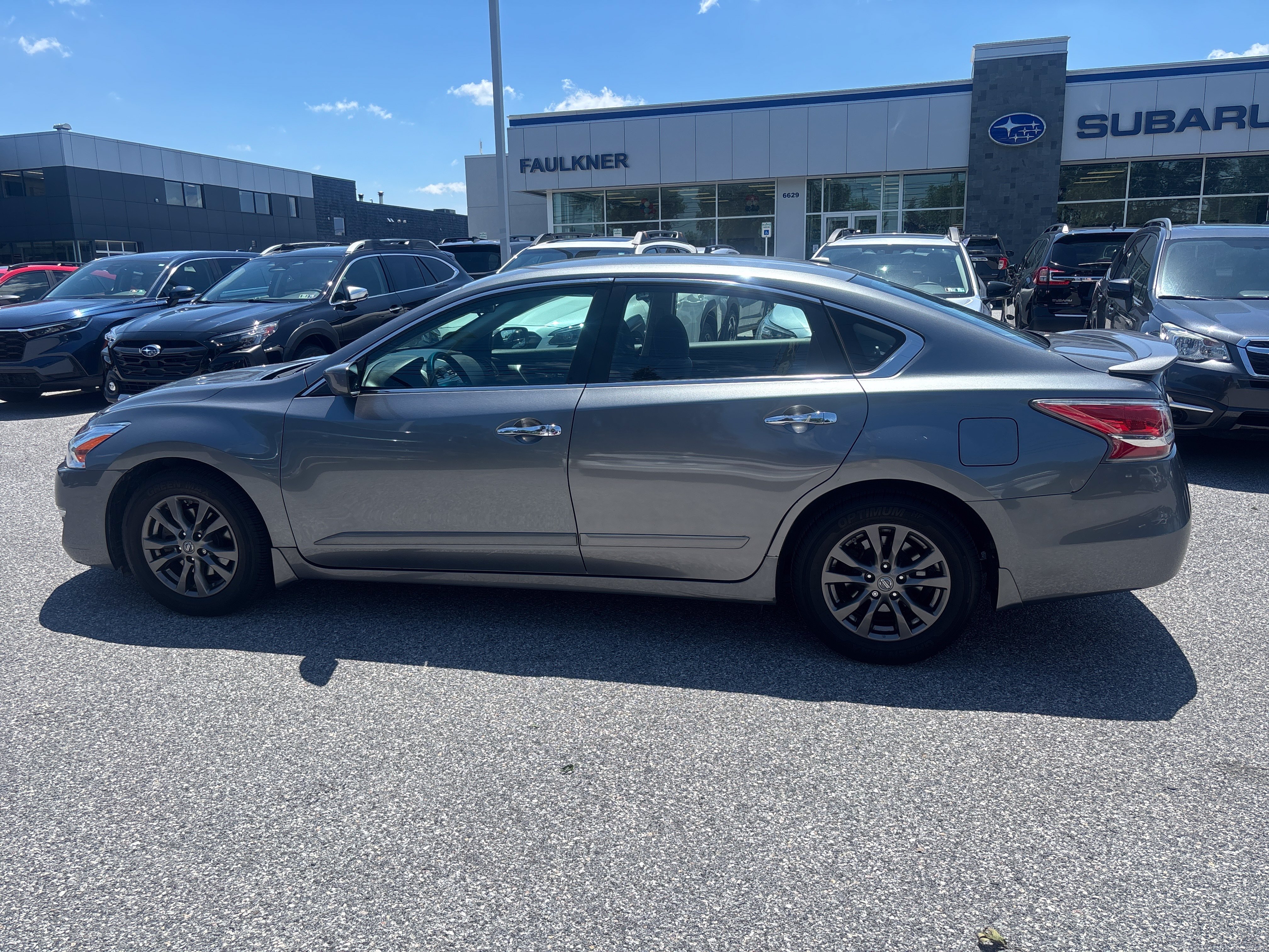 Used 2015 Nissan Altima 2.5 S w/ Sport Value Package FWD image 16