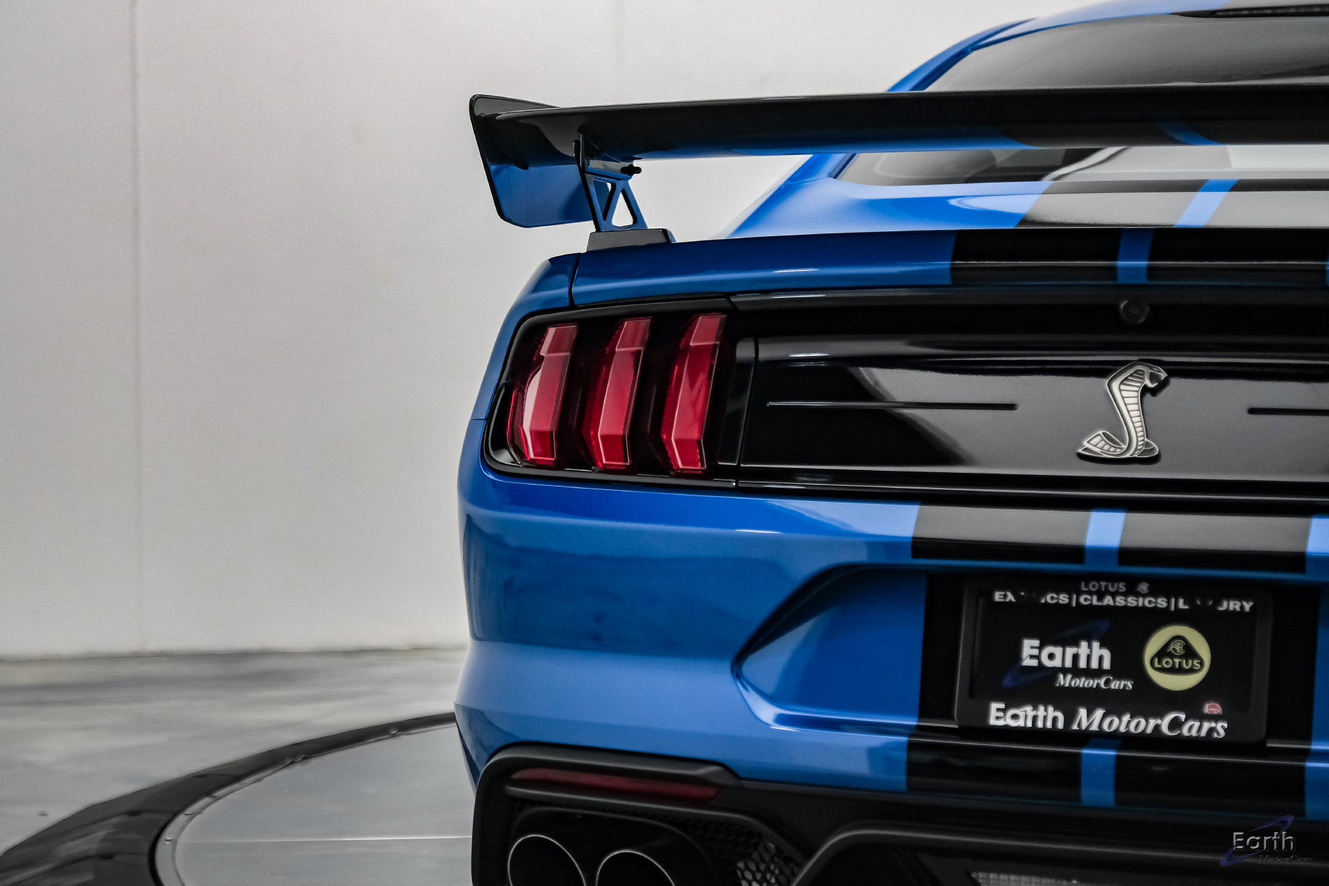 Used 2021 Ford Mustang Shelby GT500 w/ Carbon Fiber Track Pack RWD image 17
