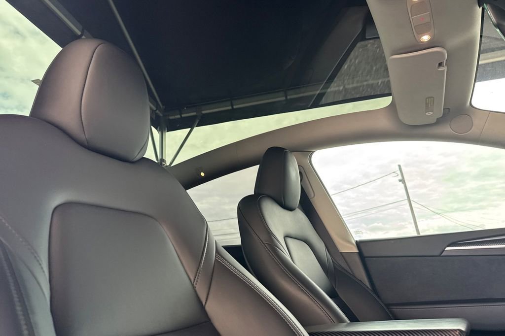 Used 2025 Tesla Model Y Performance image 15
