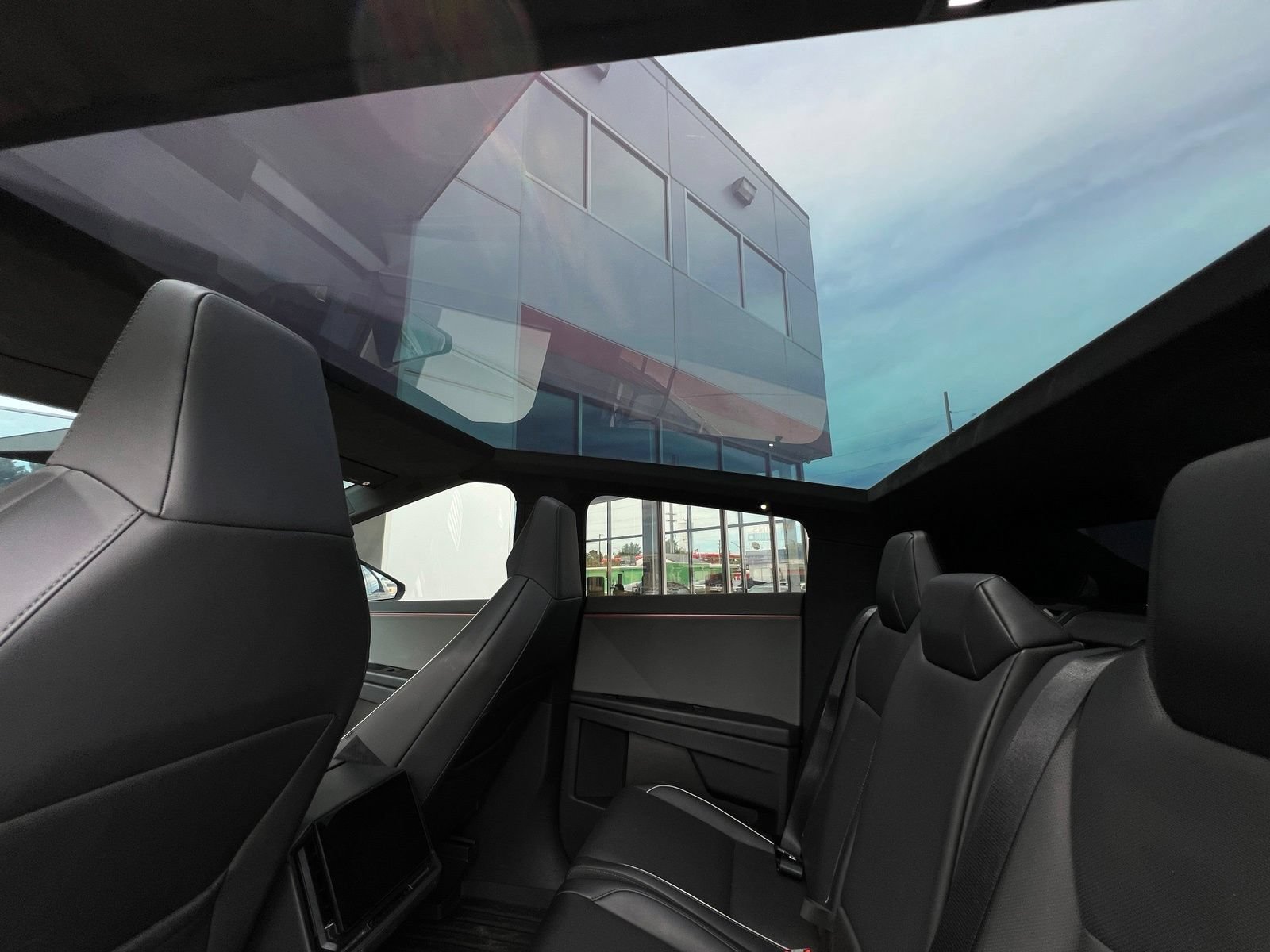 Used 2024 Tesla Cybertruck Cyberbeast AWD/4WD image 29