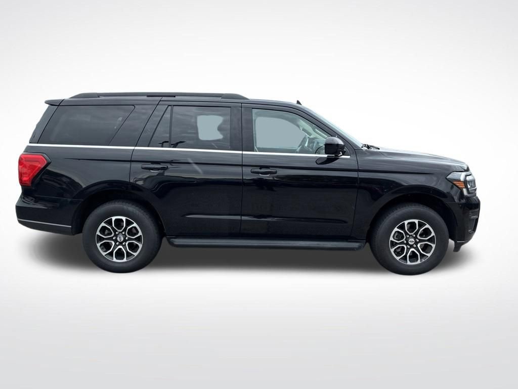Used 2024 Ford Expedition XLT AWD/4WD image 8