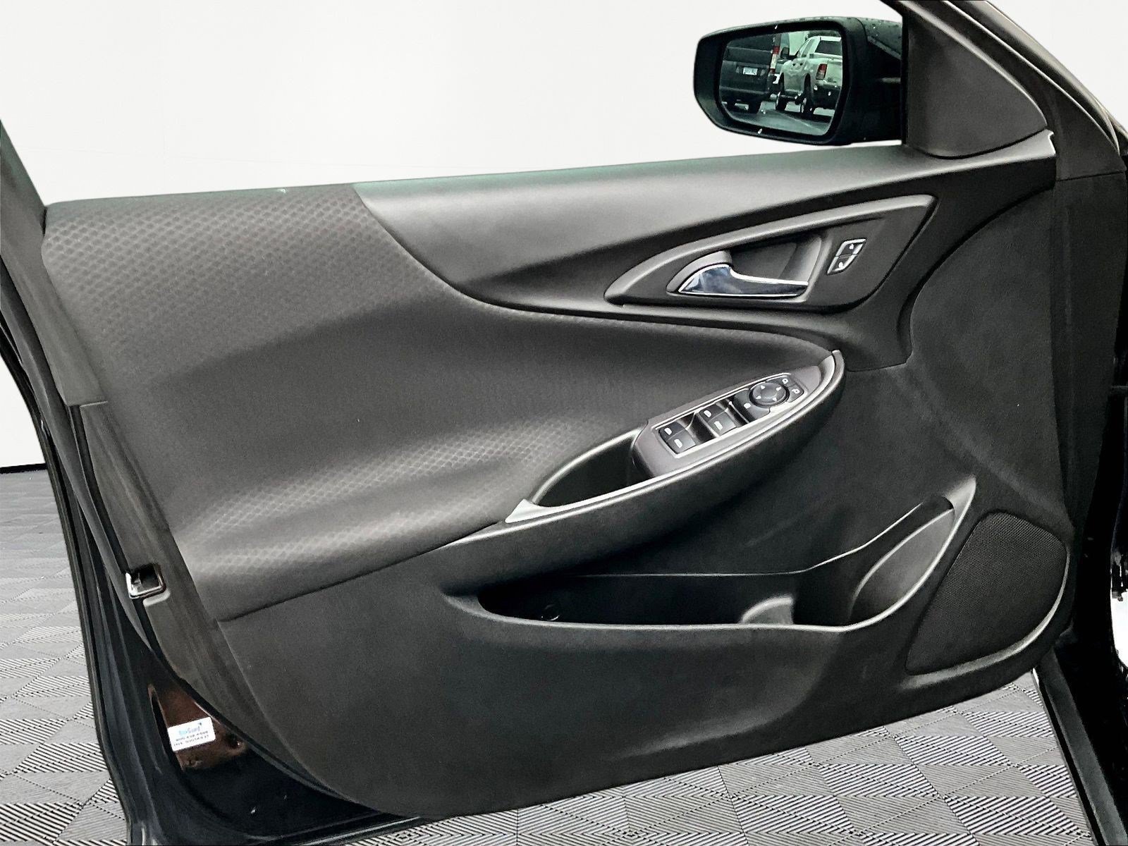 Used 2020 Chevrolet Malibu RS FWD image 17