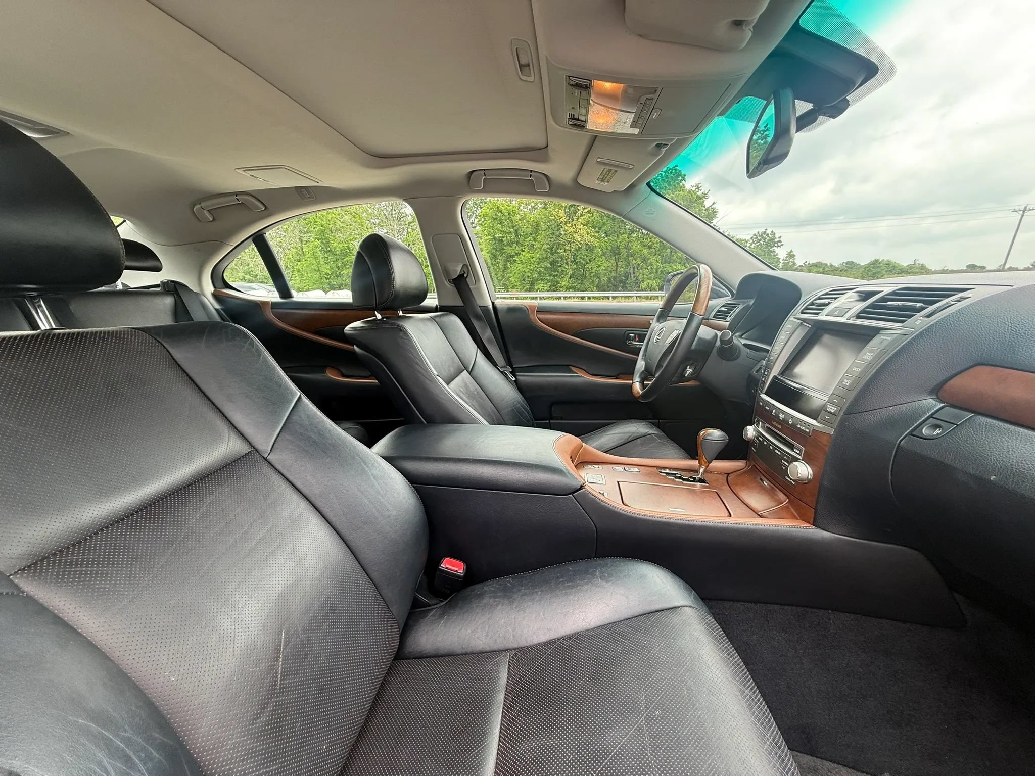 Used 2011 Lexus LS 460 w/ Touring Edition RWD image 12