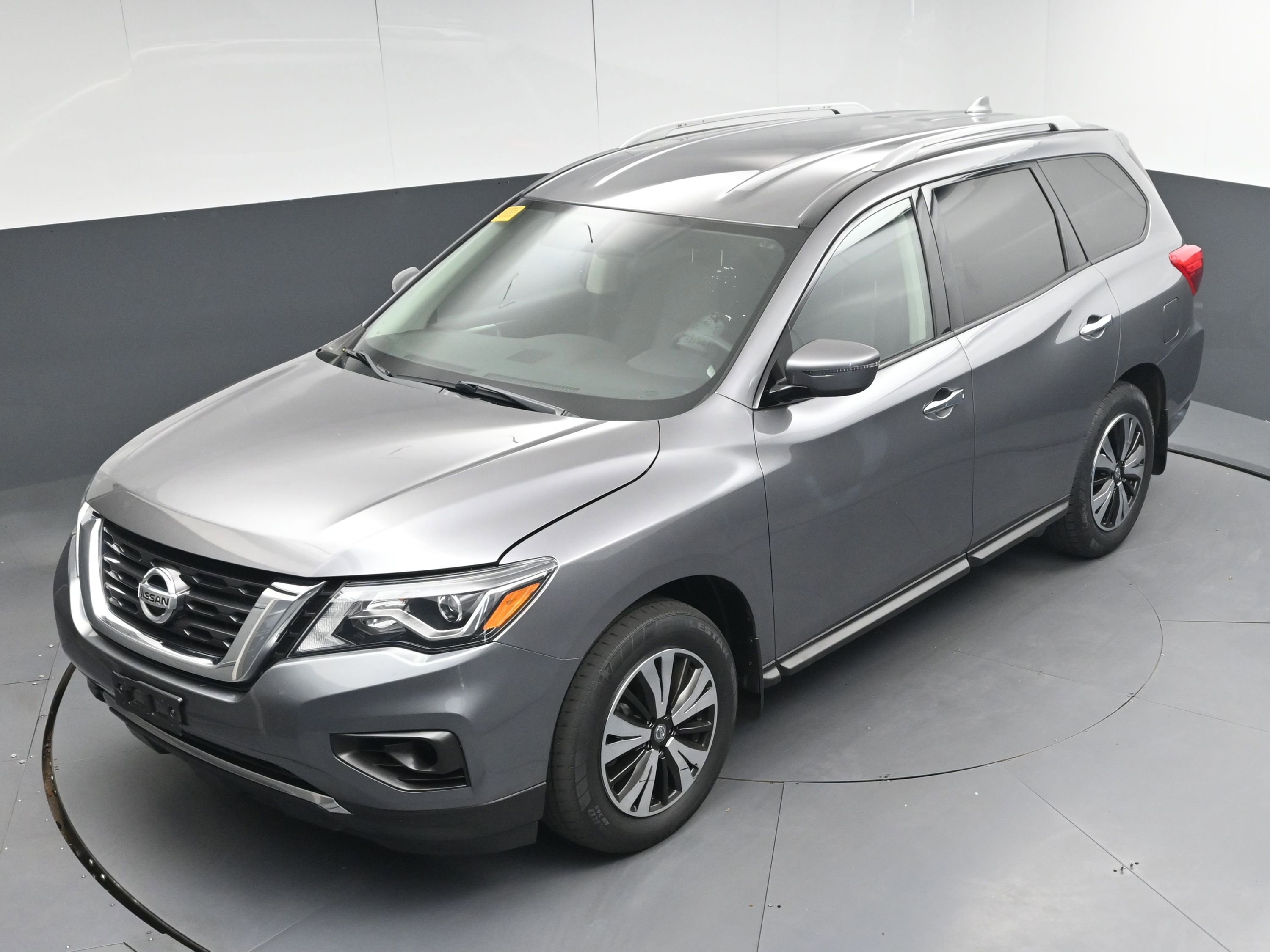 Used 2020 Nissan Pathfinder S image 36