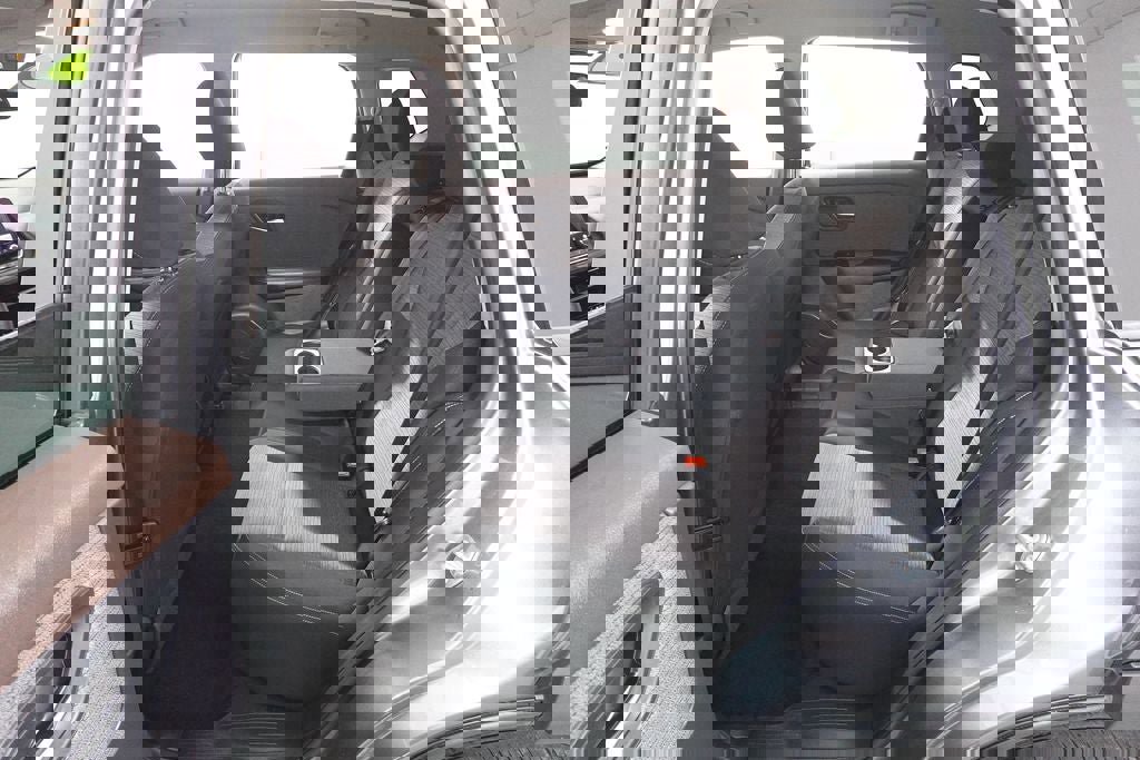 Used 2023 Nissan Rogue SV image 23