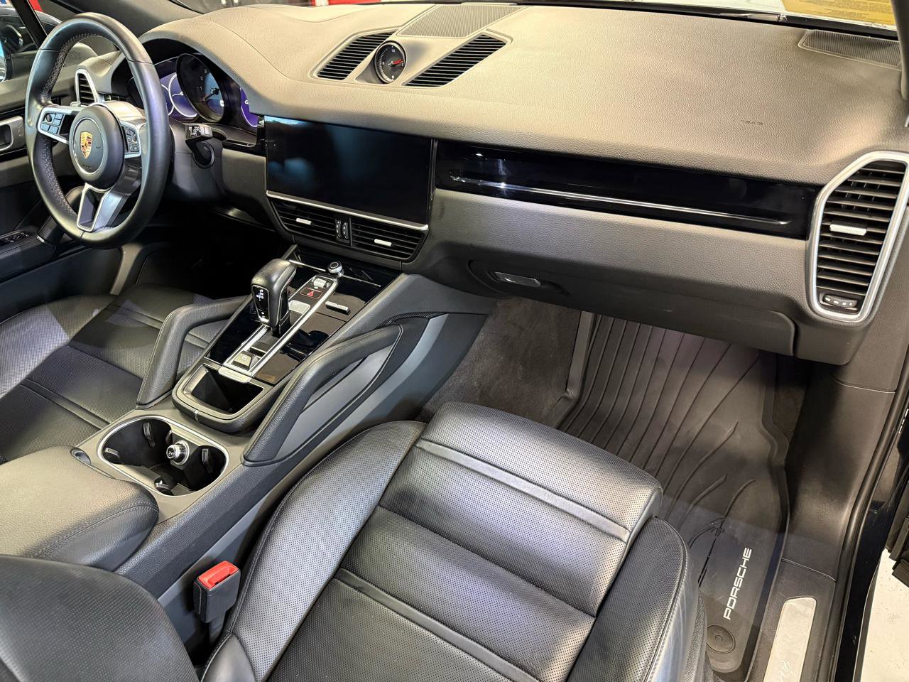 Used 2022 Porsche Cayenne Platinum Edition AWD/4WD image 38