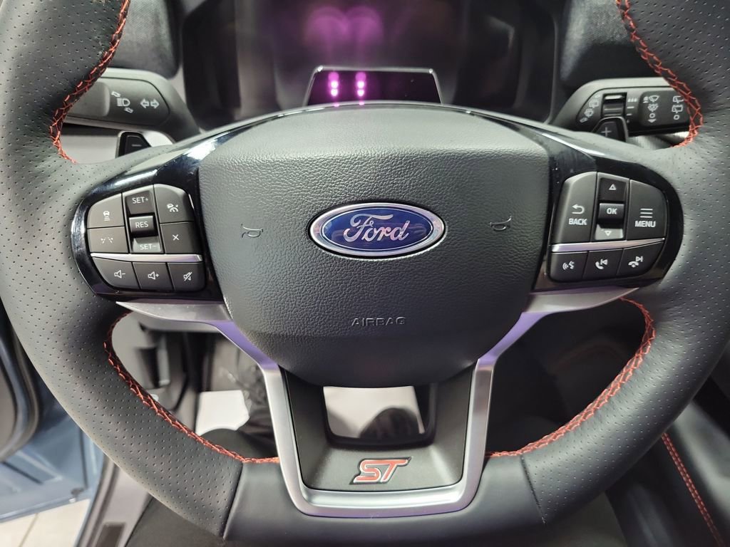 Used 2025 Ford Explorer ST image 40