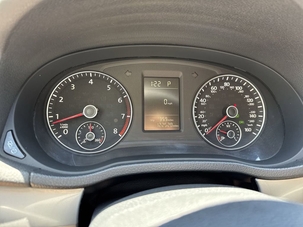 Used 2014 Volkswagen Passat 2.5 S FWD image 49