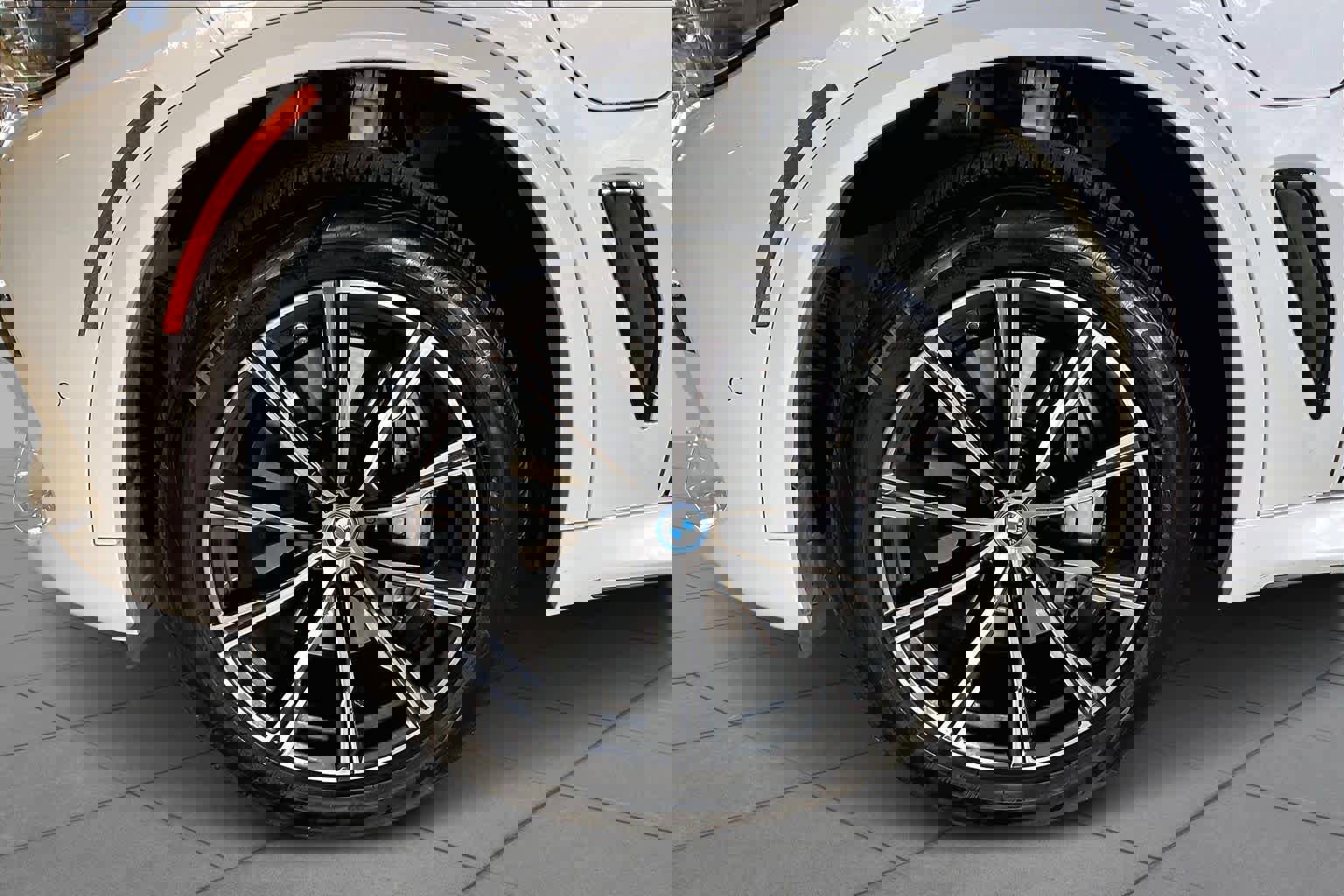 Used 2022 BMW X5 xDrive45e w/ M Sport Package image 10