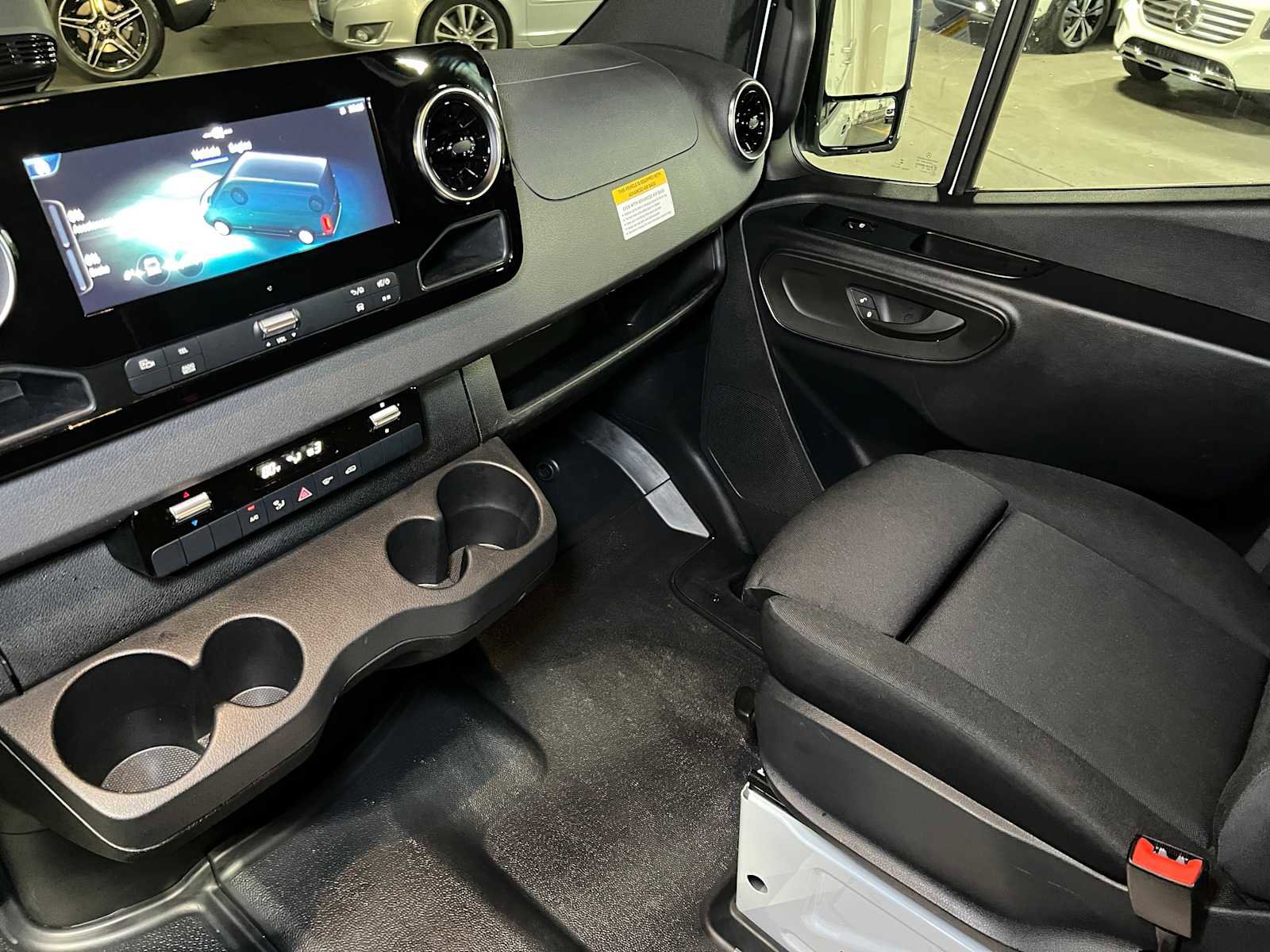 Used 2025 Mercedes-Benz Sprinter 2500 image 37