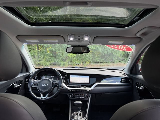 Certified 2022 Kia Niro EX Premium FWD image 36