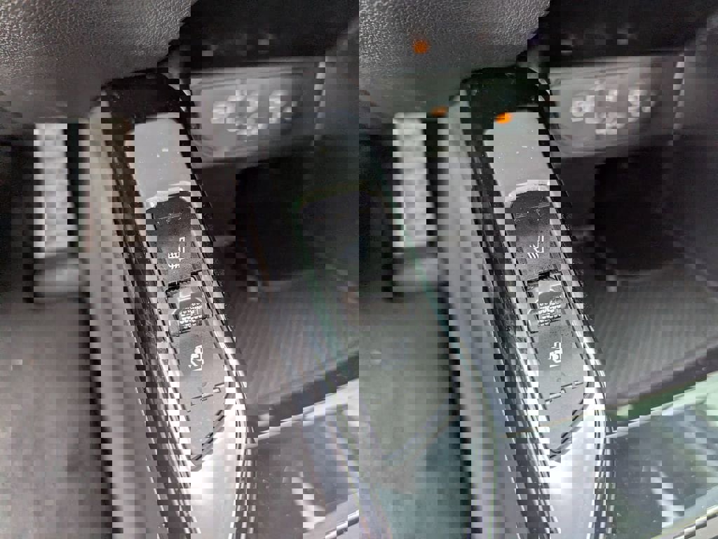 Used 2024 Kia Sorento SX image 23