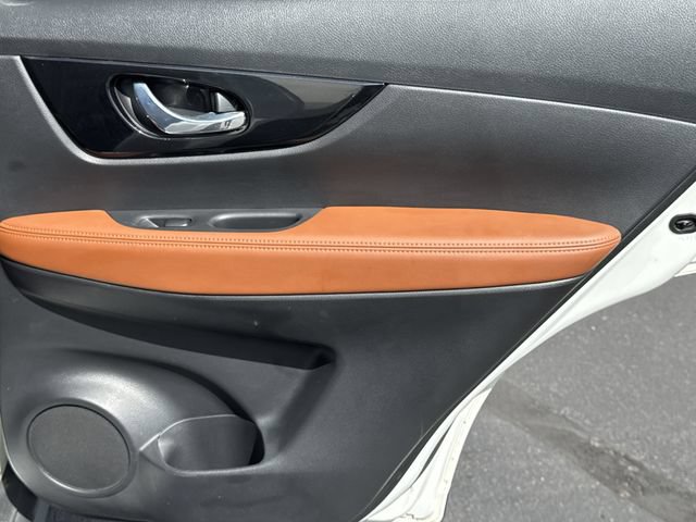 Used 2018 Nissan Rogue SL w/ Premium Package AWD/4WD image 23