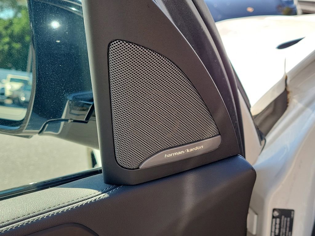 Used 2023 BMW X7 xDrive40i w/ Executive Package image 24