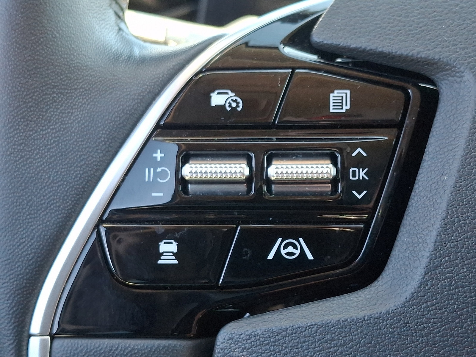 Certified 2023 Kia Niro EX FWD image 21