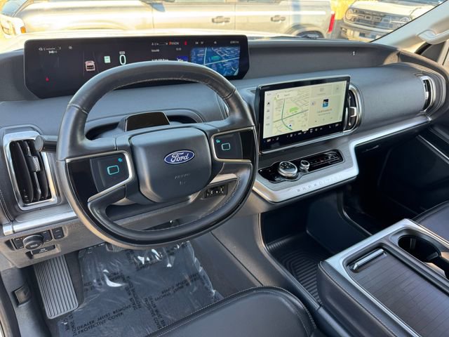 Certified 2025 Ford Expedition Max Platinum AWD/4WD image 3