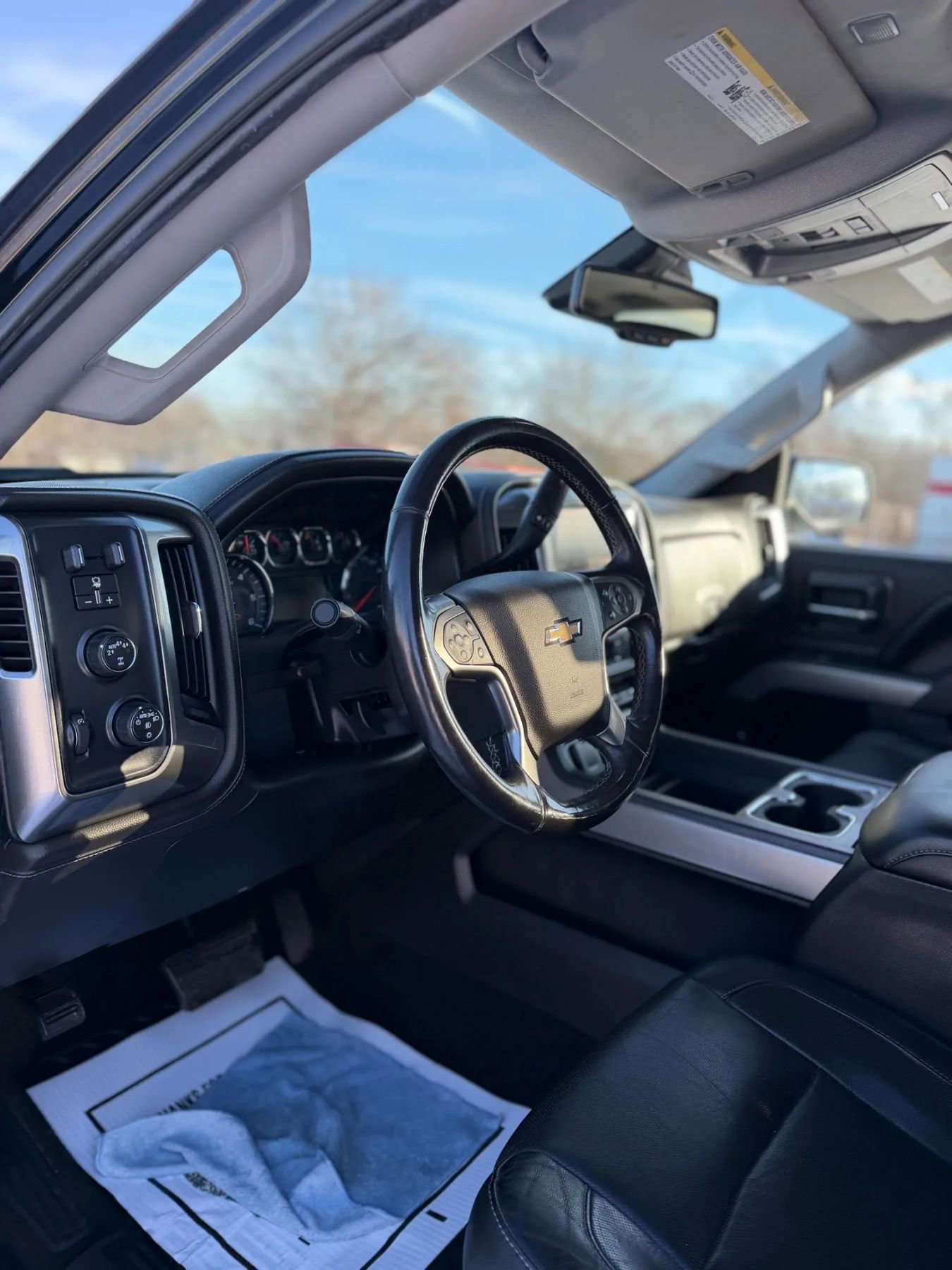 Used 2017 Chevrolet Silverado 1500 LTZ Z71 image 9