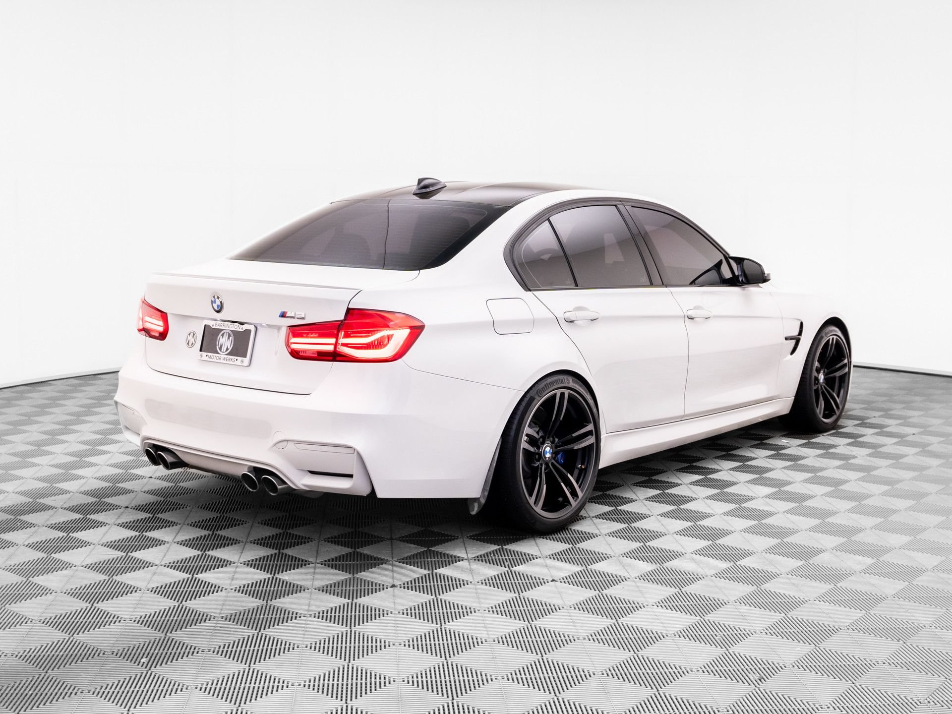 Used 2018 BMW M3 RWD image 5