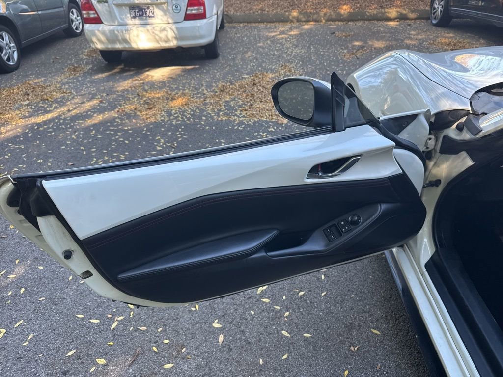 Used 2019 MAZDA MX-5 Miata RF Grand Touring w/ Appearance Package image 39