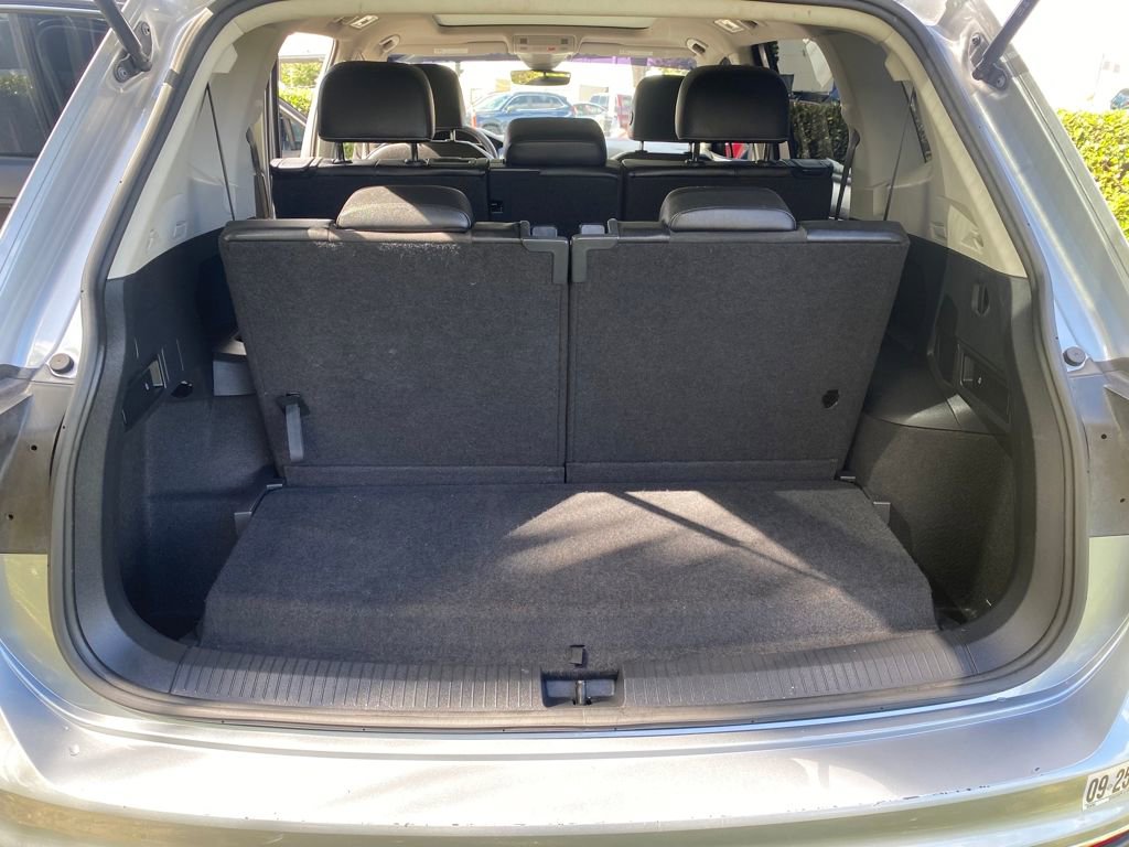 Used 2023 Volkswagen Tiguan SE w/ Panoramic Sunroof Package image 29