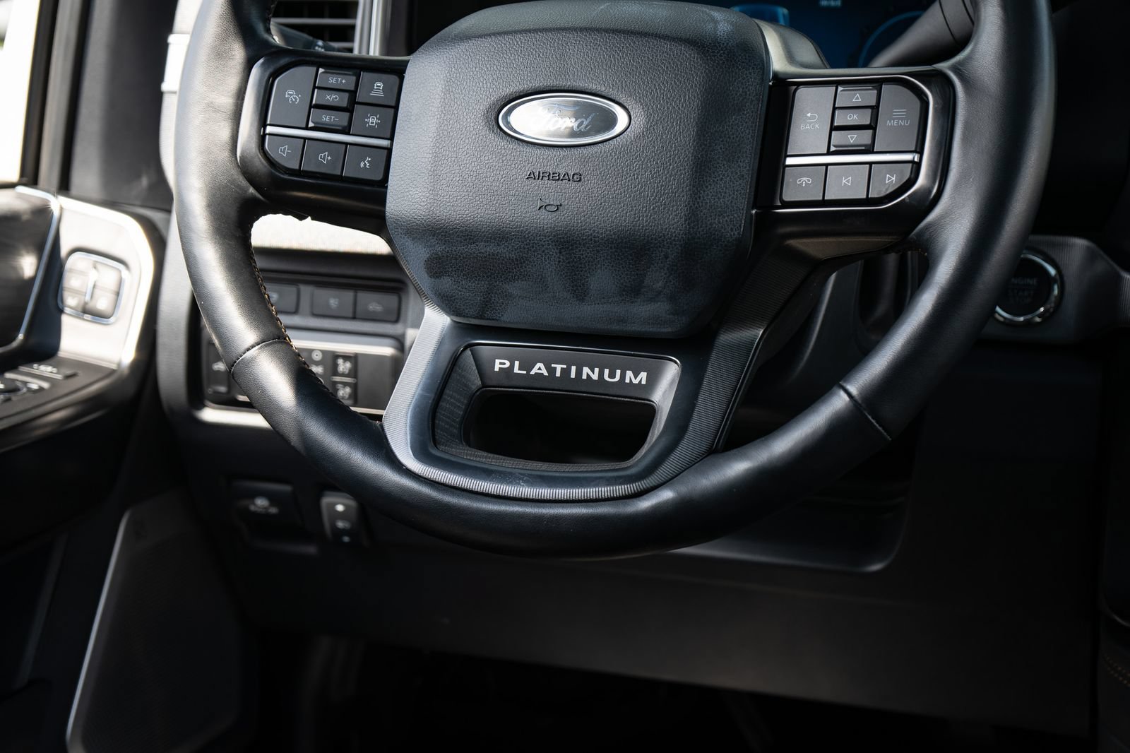 Used 2024 Ford F450 Platinum w/ FX4 Off-Road Package AWD/4WD image 46