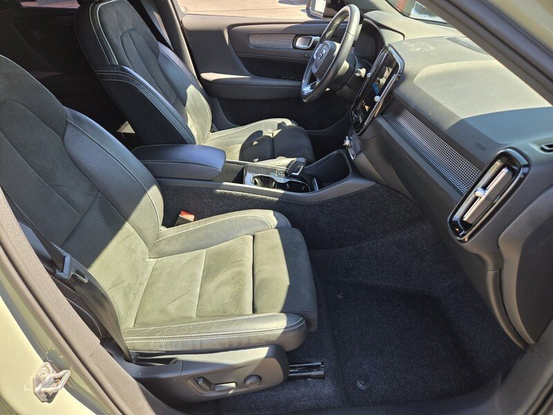 Used 2021 Volvo XC40 P8 Recharge AWD/4WD image 16
