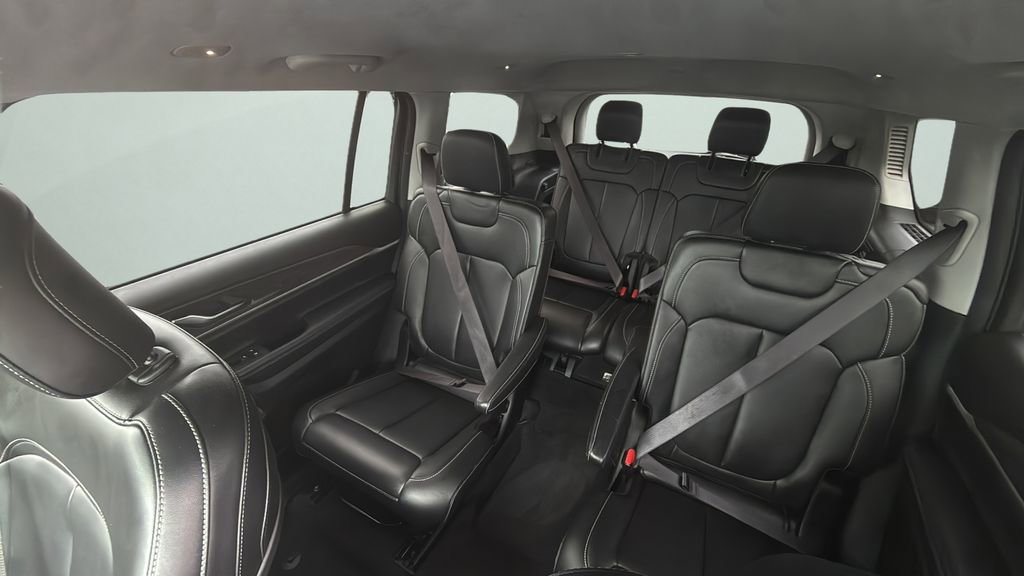 Used 2023 Jeep Grand Cherokee L Limited image 11