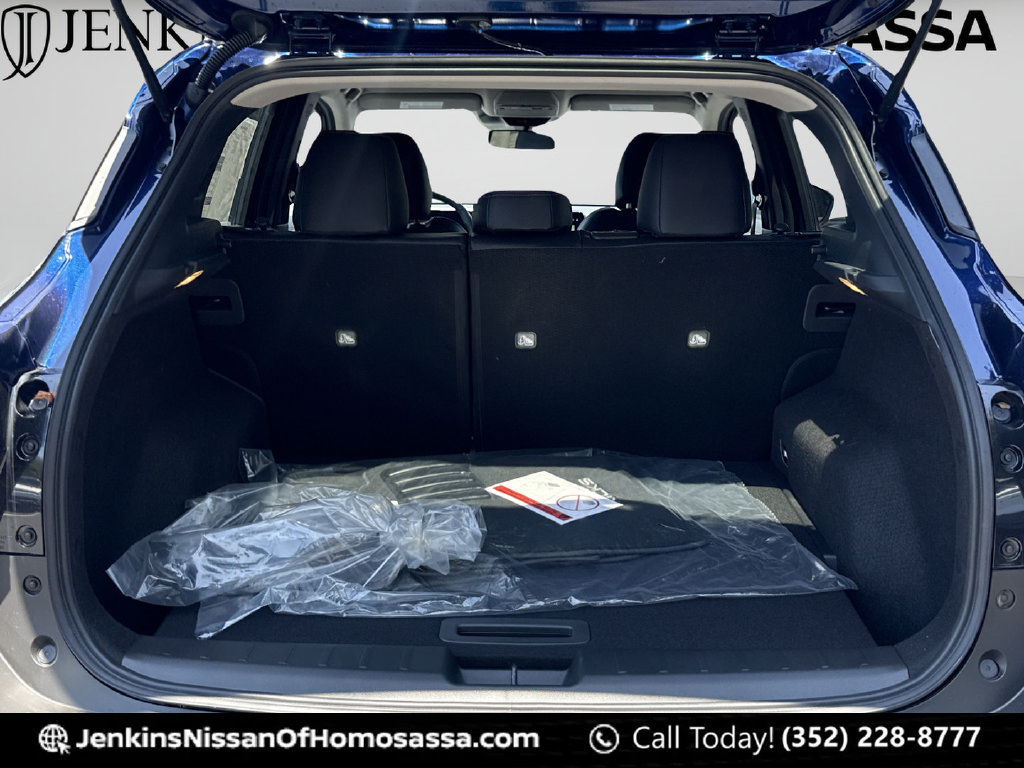 New 2026 Nissan Kicks SR w/ Cold Weather Package FWD image 21