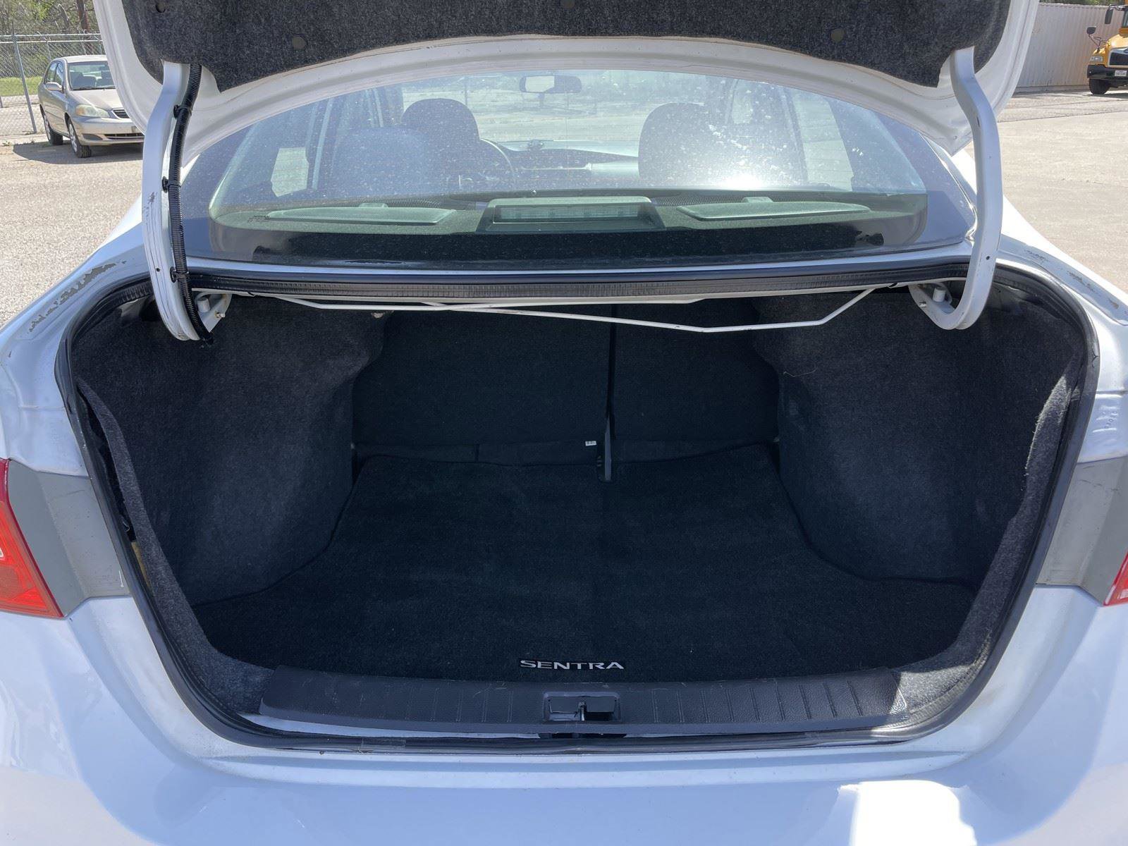Used 2019 Nissan Sentra S FWD image 32
