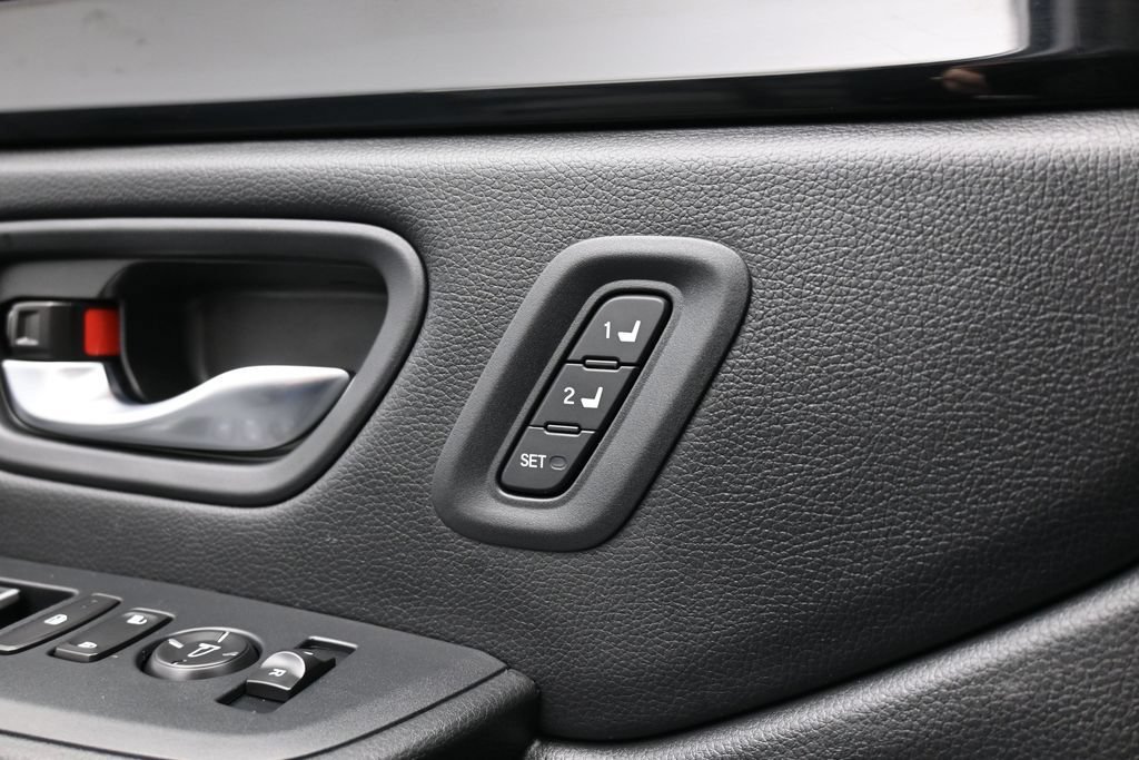 Certified 2025 Honda Pilot Touring image 20