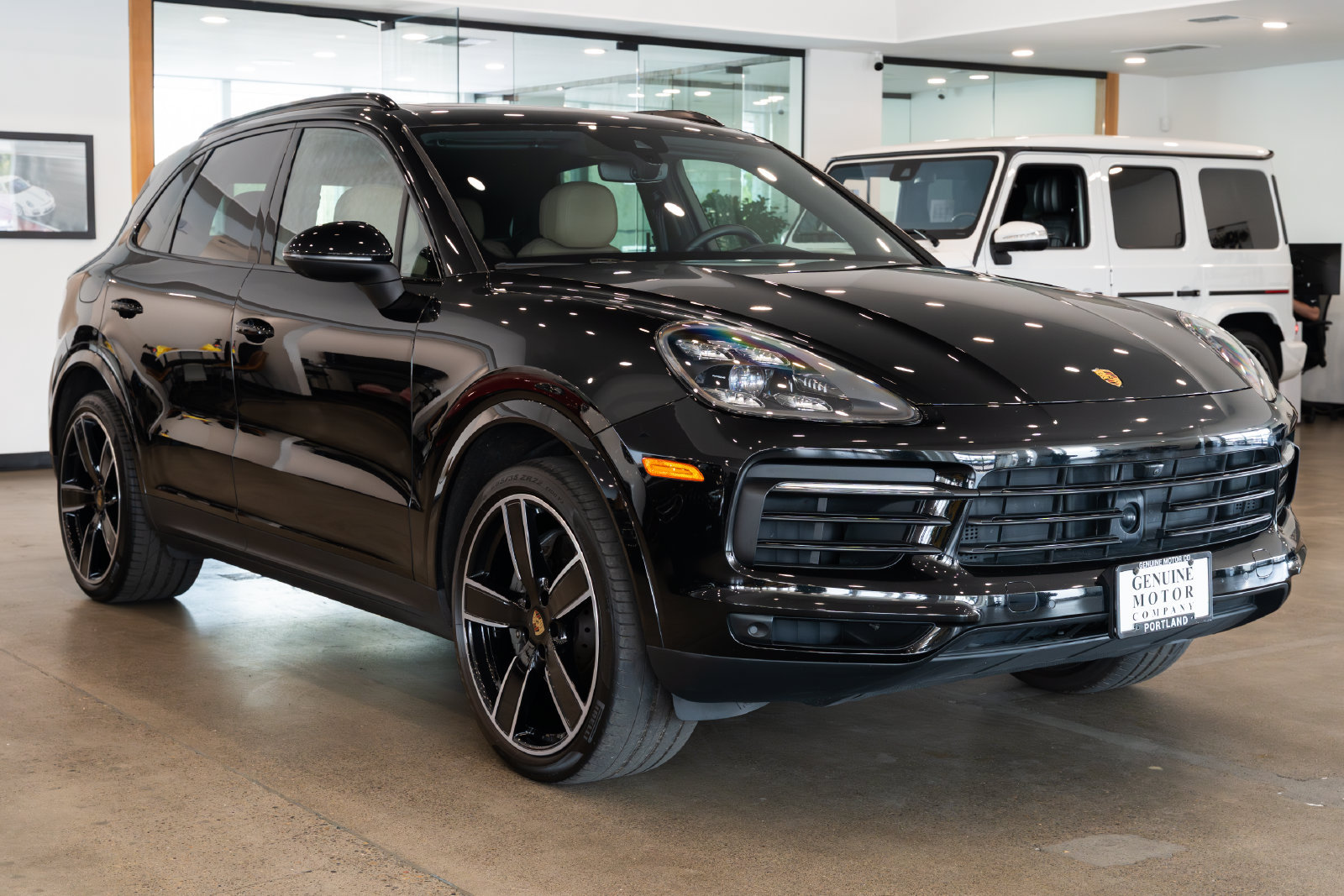 Used 2023 Porsche Cayenne S AWD/4WD image 3