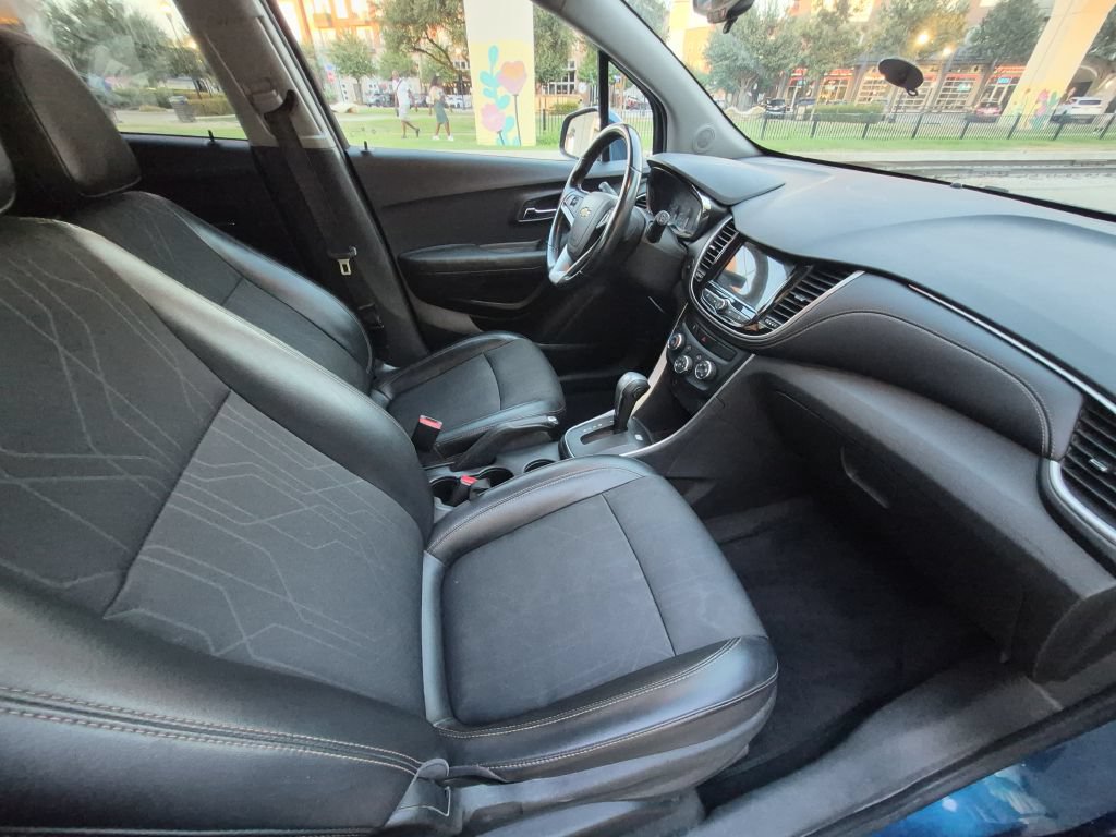Used 2019 Chevrolet Trax LT w/ LT Convenience Package AWD/4WD image 18
