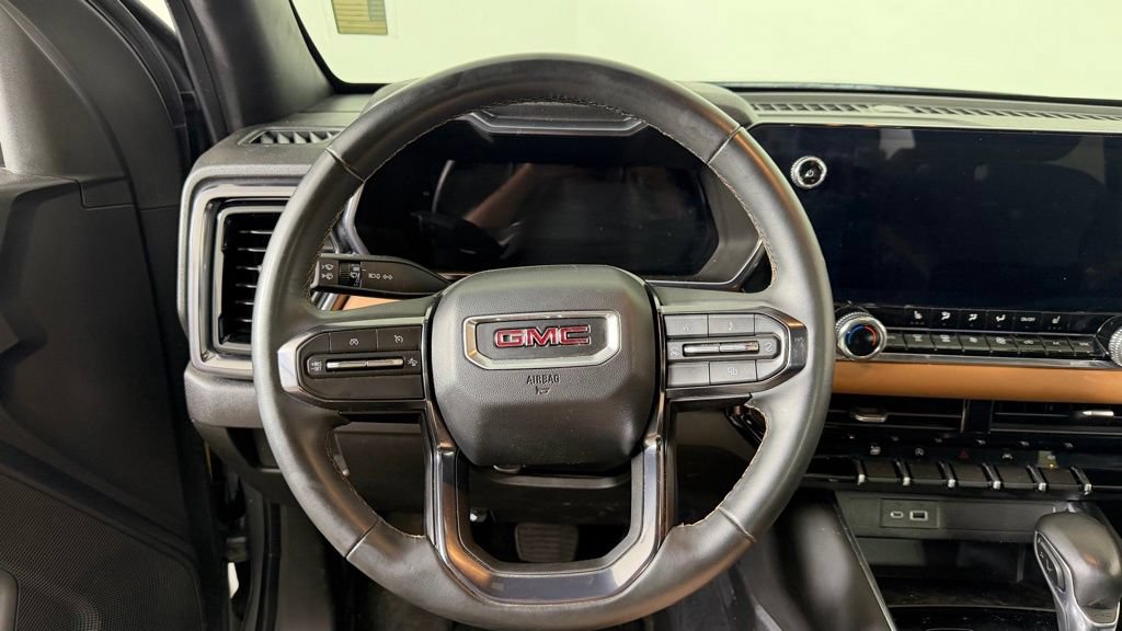 Used 2025 GMC Canyon AT4 AWD/4WD image 14
