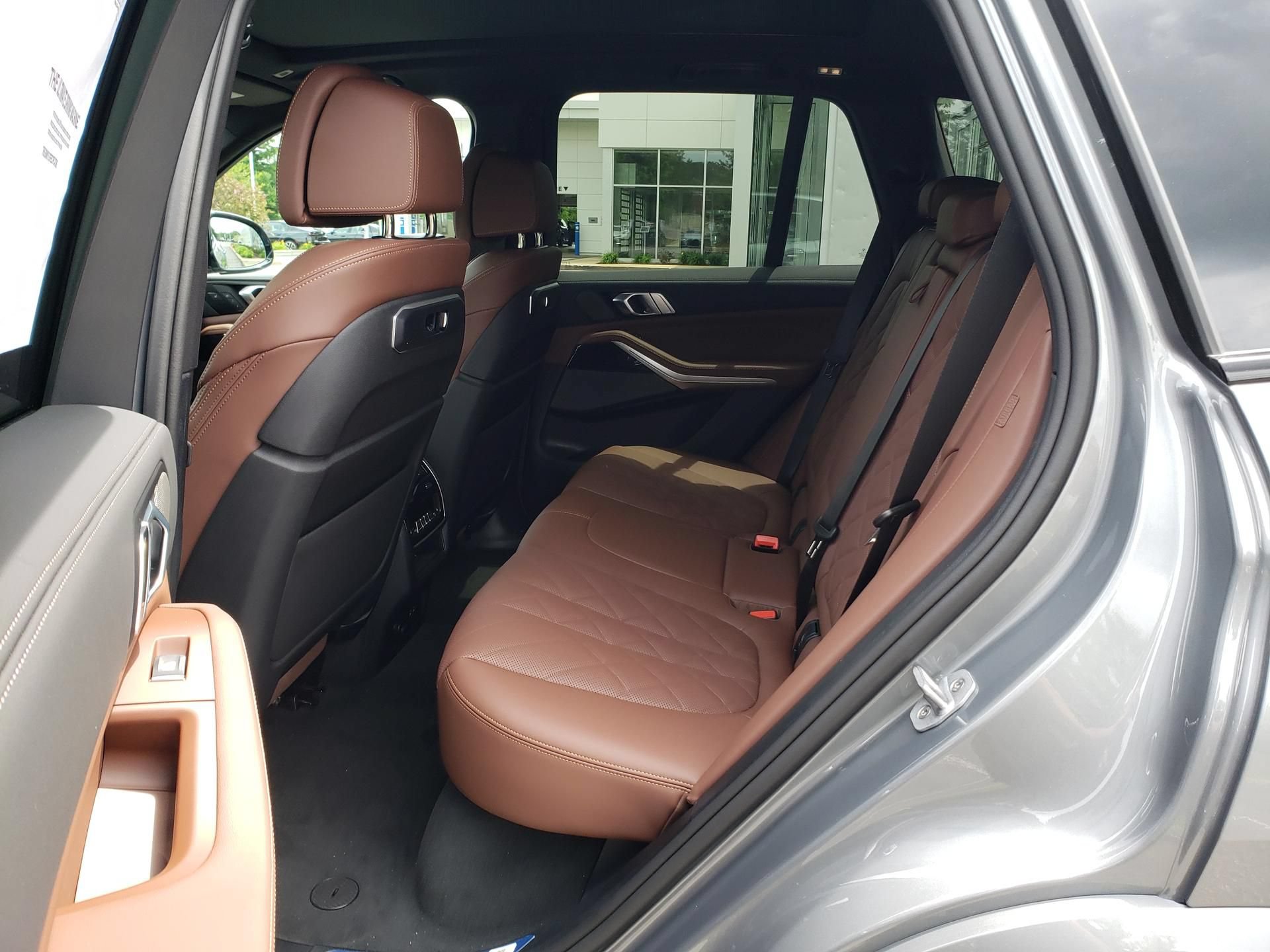 New 2026 BMW X5 xDrive40i w/ M Sport Package AWD/4WD image 13