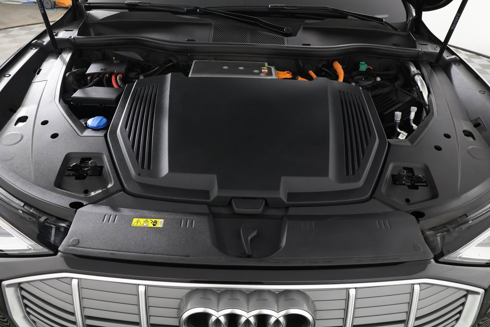 Used 2023 Audi e-tron Premium image 51