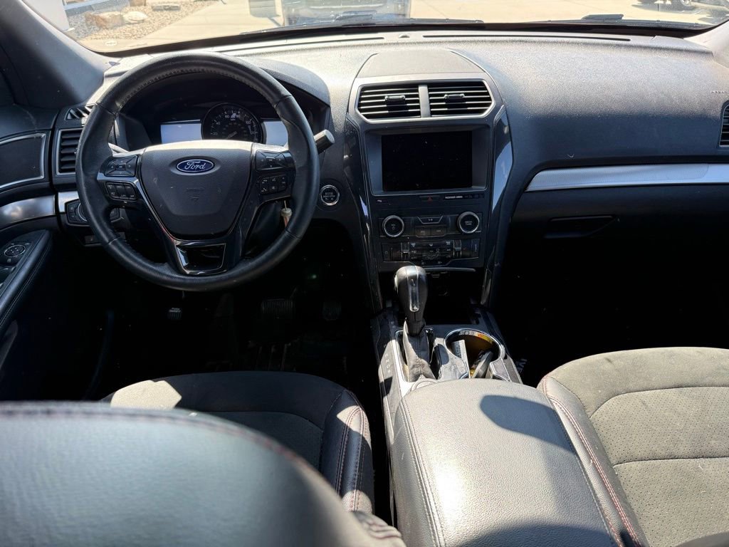 Used 2019 Ford Explorer XLT w/ Equipment Group 202A image 6