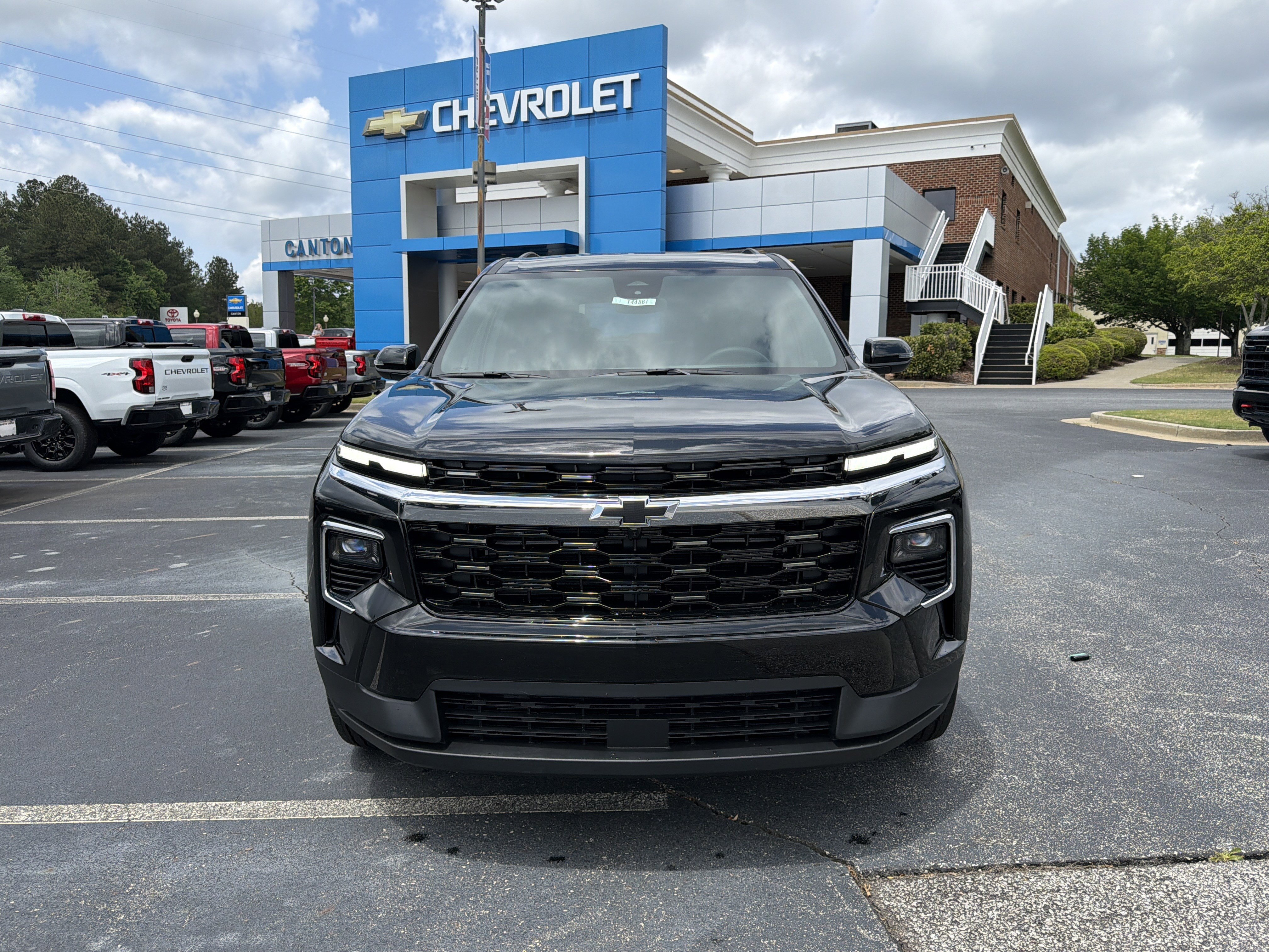 New 2026 Chevrolet Traverse LT w/ LPO, Floor Liner Package FWD image 2