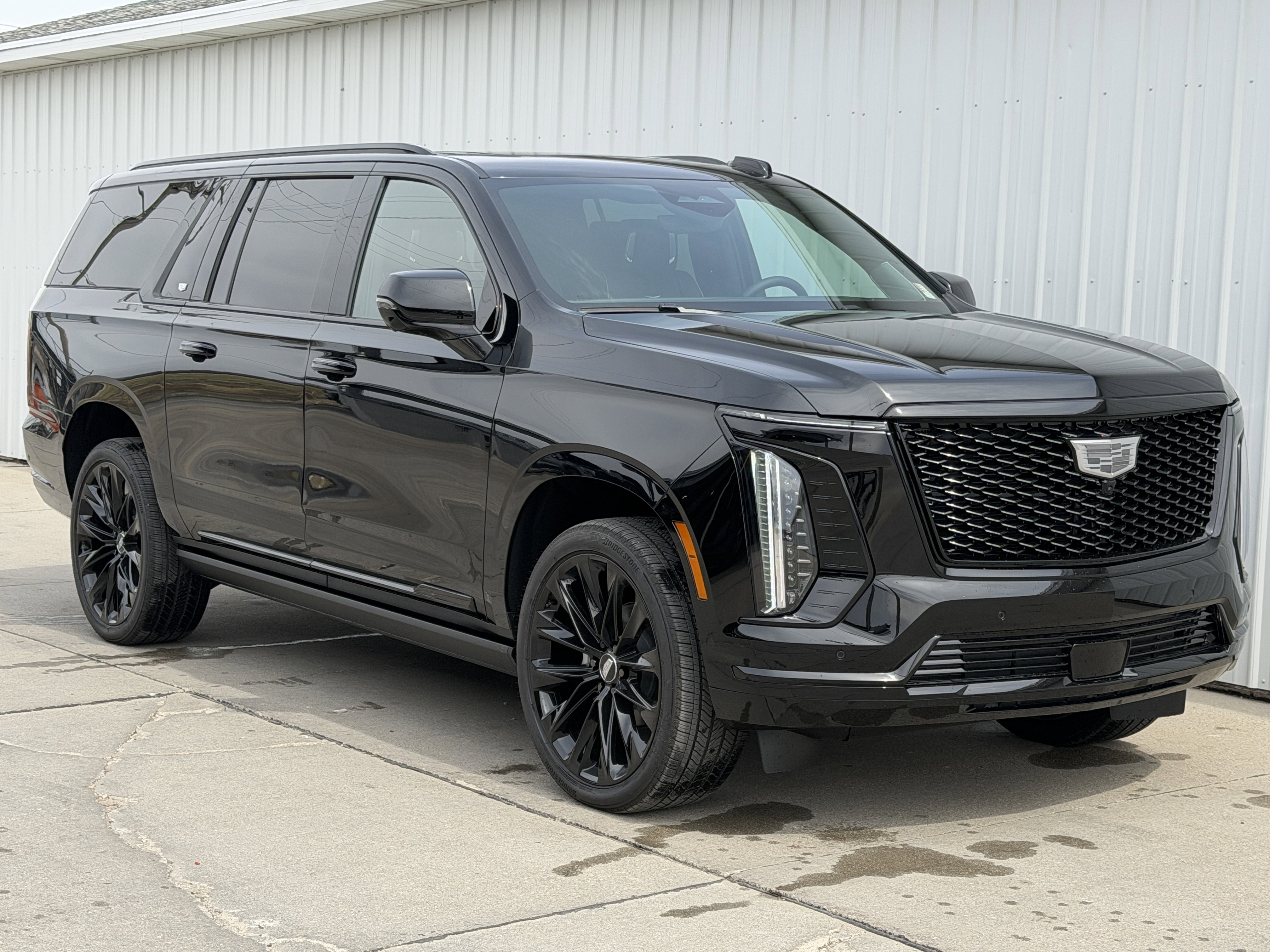 New 2026 Cadillac Escalade ESV Platinum Sport w/ LPO, ONYX Package AWD/4WD image 2