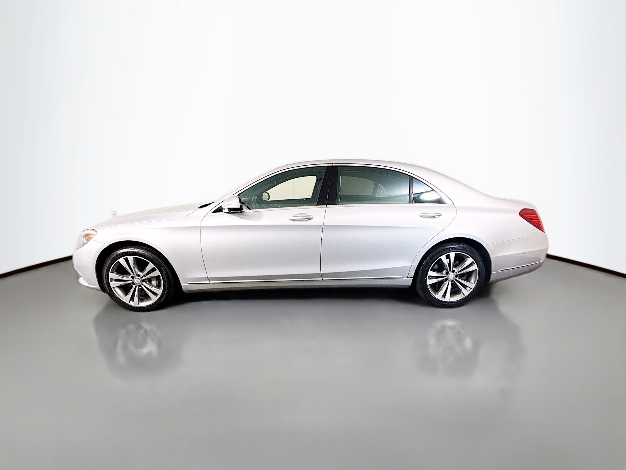 Used 2016 Mercedes-Benz S 550 Sedan image 6
