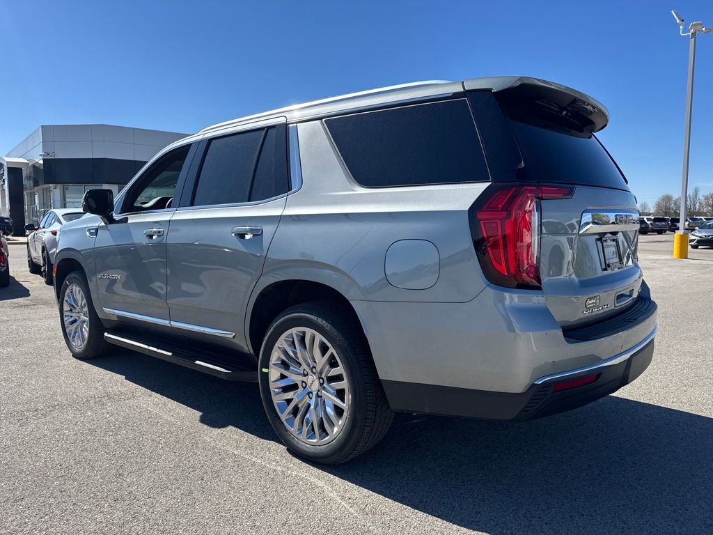 Used 2023 GMC Yukon SLT w/ SLT Premium Package image 4