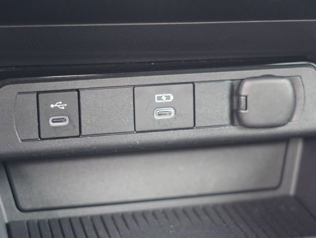 Used 2024 Toyota Prius LE image 21