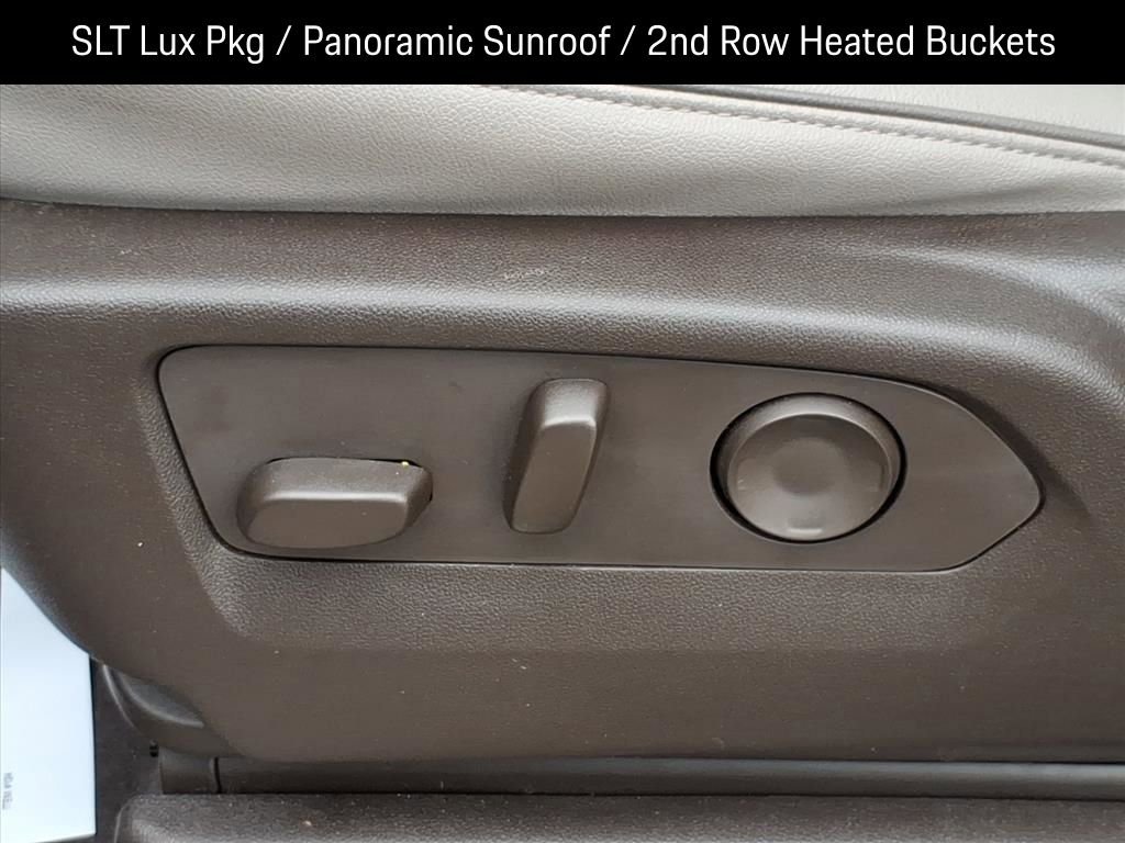 Used 2023 GMC Yukon SLT w/ SLT Luxury Package image 18