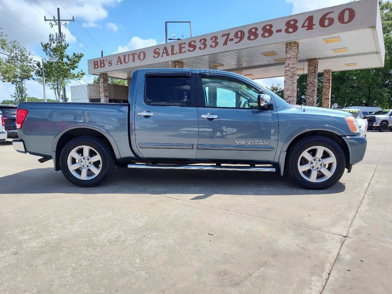 Used 2010 Nissan Titan LE RWD image 9