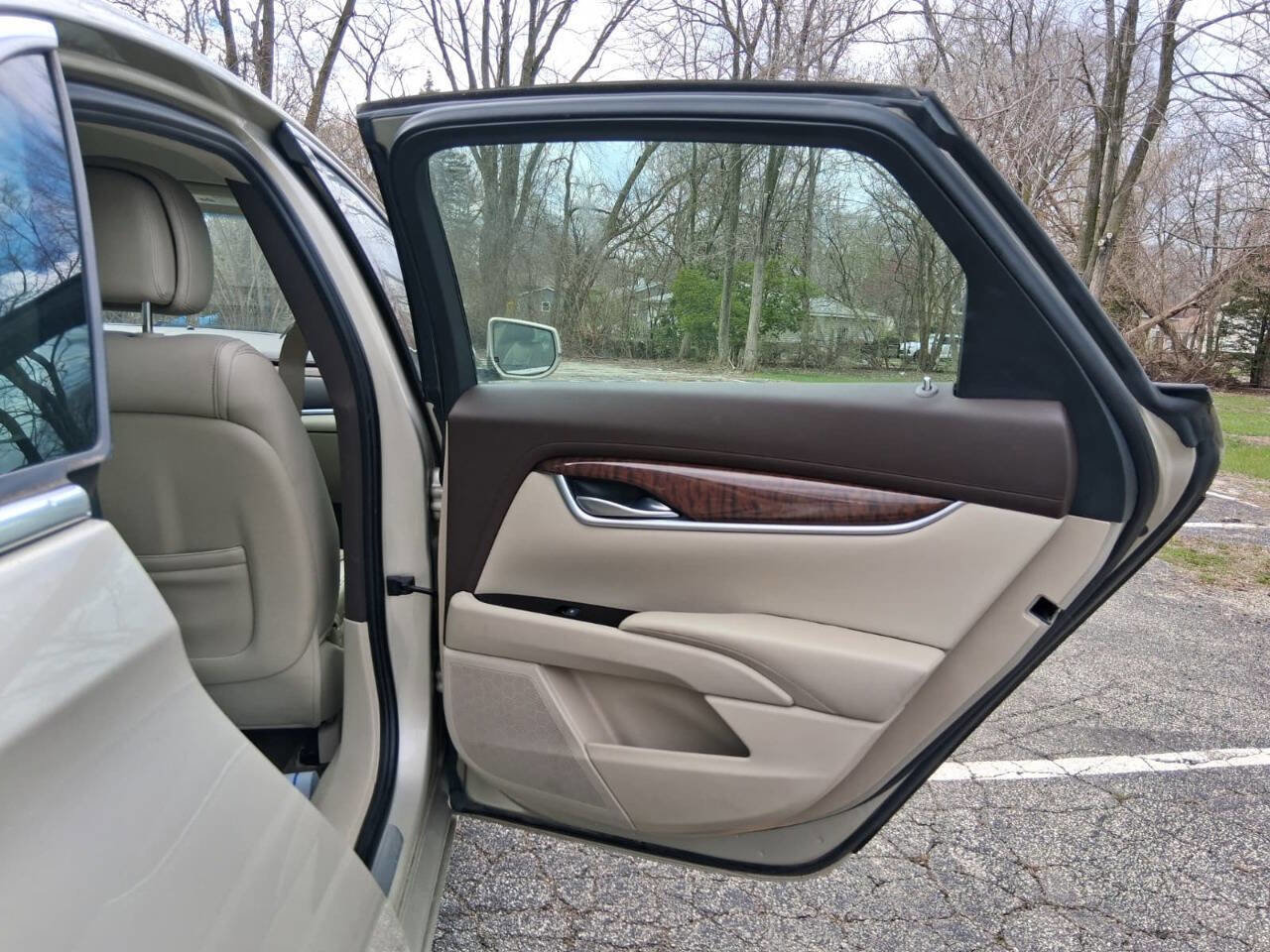 Used 2013 Cadillac XTS Luxury image 13